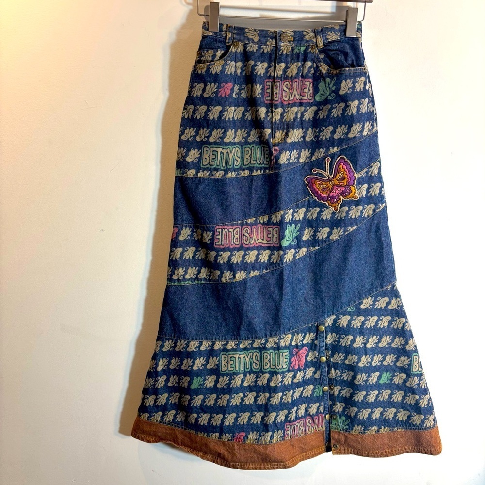 BETTY’S BLUE Sz 9 Denim Skirt with Butterfly Appliqué Fit and Flair 100% Cotton